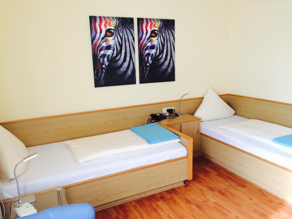 Hotel Garni Am Goetheplatz Bad Munster am Stein-Ebernburg Bilik gambar
